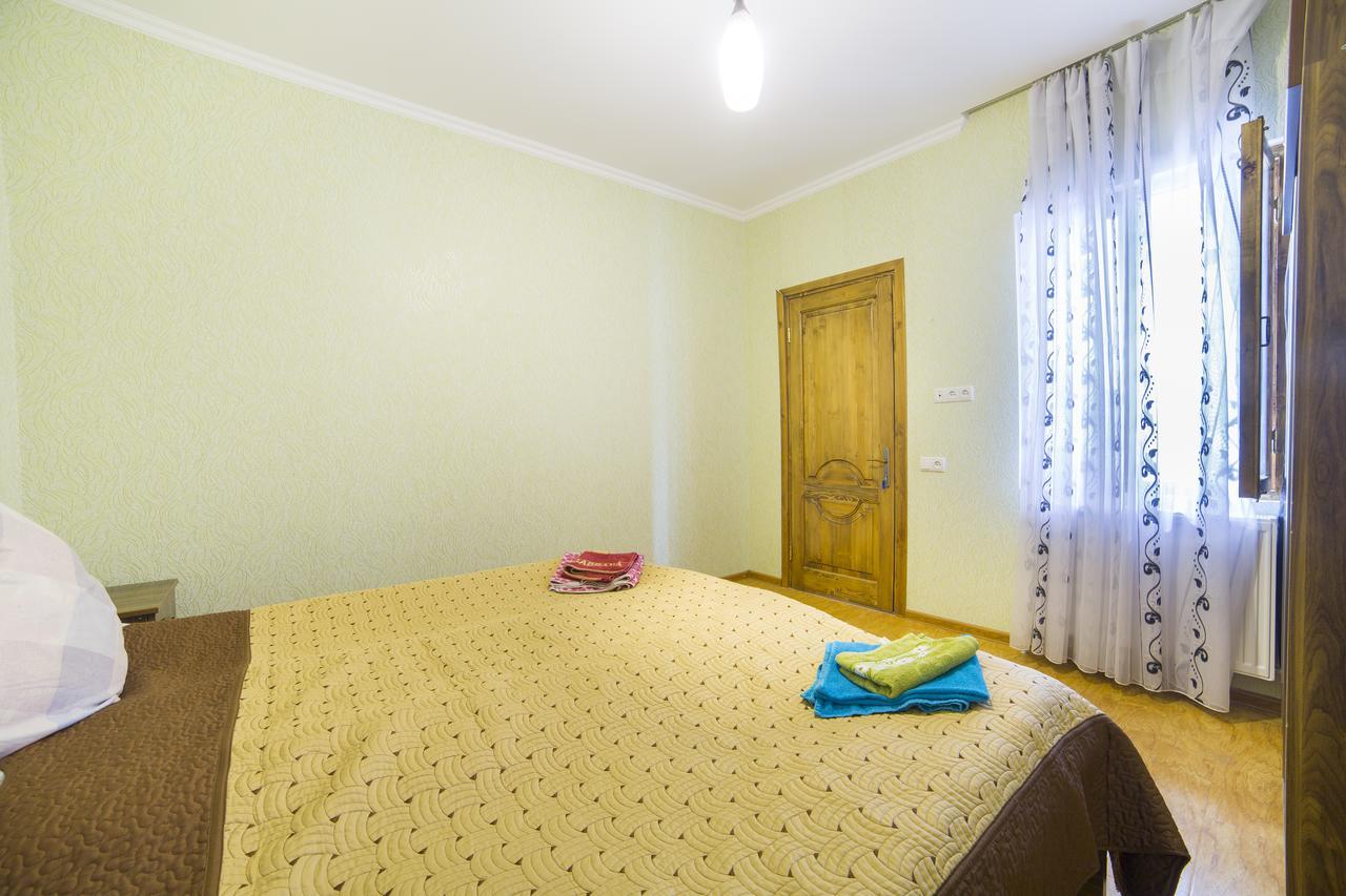 Anastasia Guesthouse ボルジョミ エクステリア 写真