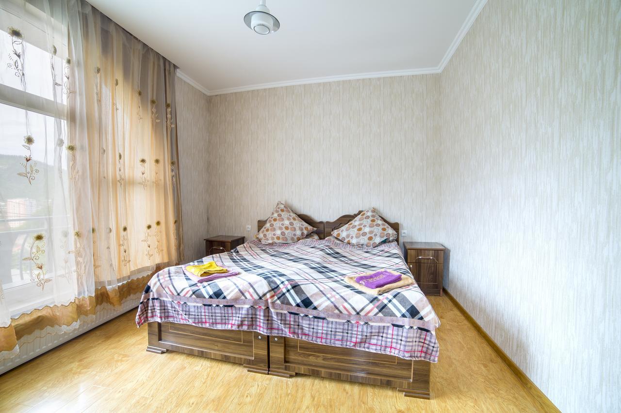 Anastasia Guesthouse ボルジョミ エクステリア 写真